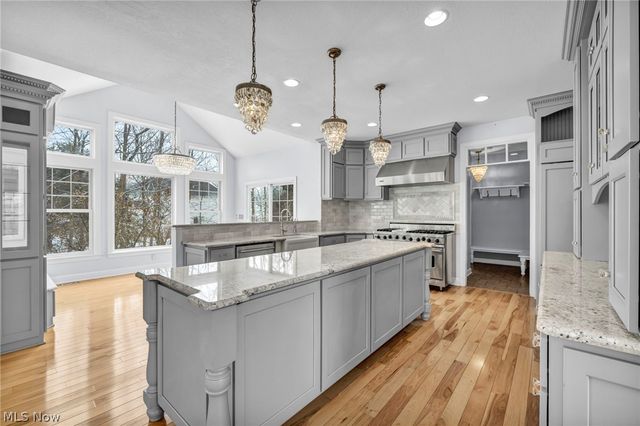 5551 Brook Run Drive, Medina, OH 44256