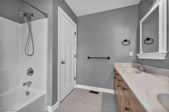 5551 Brook Run Drive, Medina, OH 44256