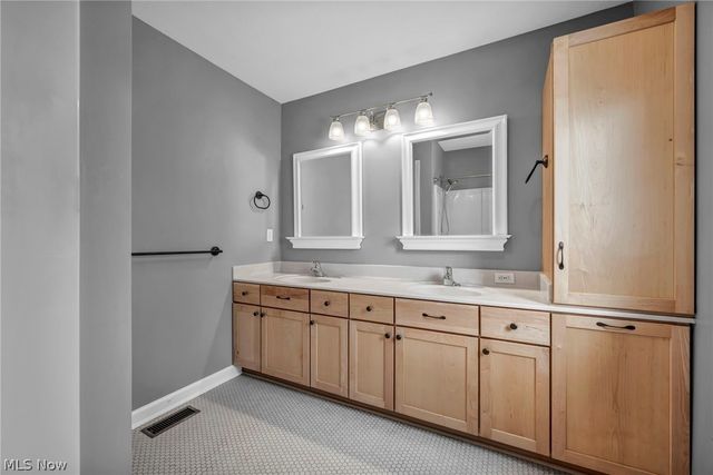 5551 Brook Run Drive, Medina, OH 44256