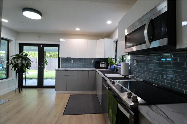 12001 SW 97th Ter, Miami, FL 33186