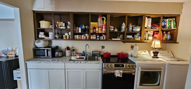 2407 Unity Avenue N, Golden Valley, MN 55422