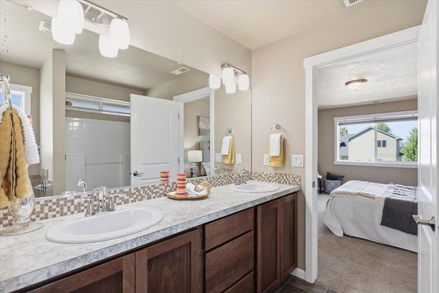2019 N Wolfe Penn St, Liberty Lake, WA 99019