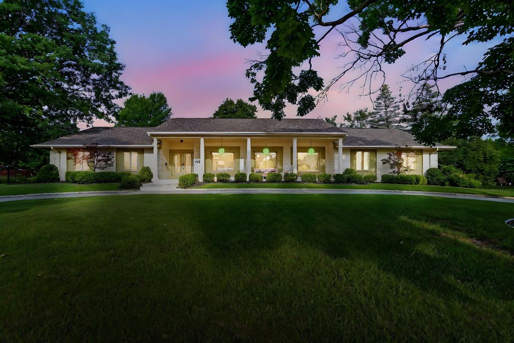 4130 Beaver Avenue, Des Moines, IA 50310
