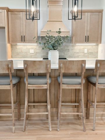 6524 Lansford Street, Navarre, FL 32566