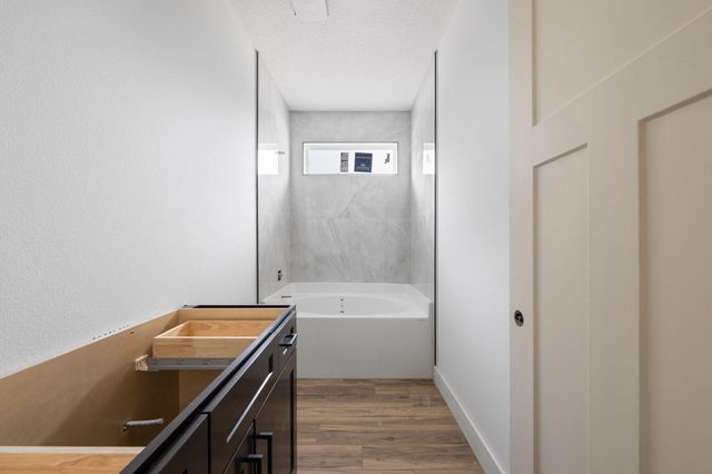 6524 Lansford Street, Navarre, FL 32566