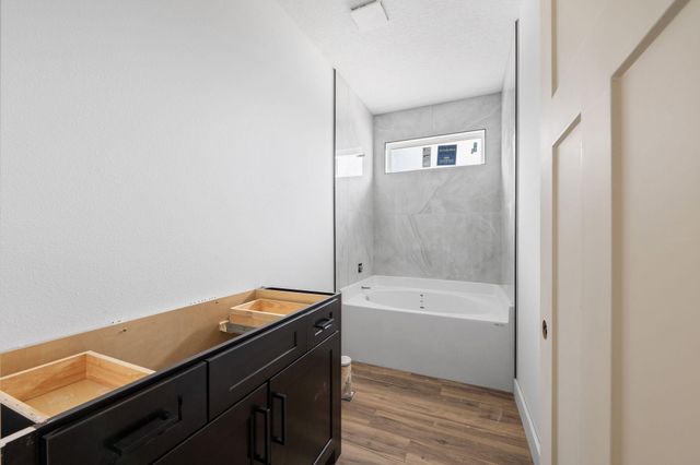 6524 Lansford Street, Navarre, FL 32566