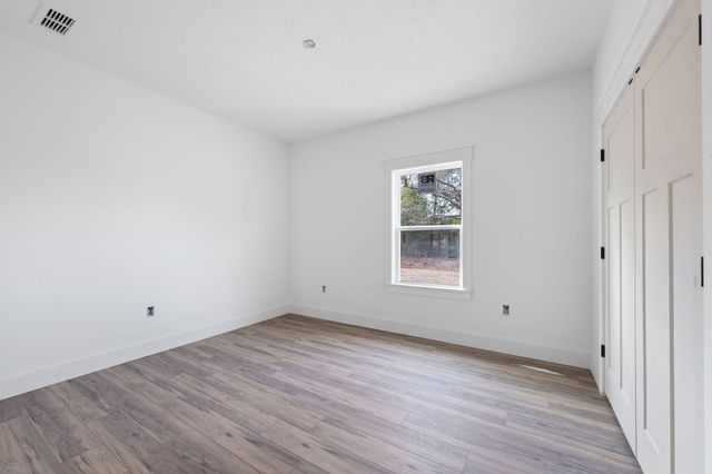 6524 Lansford Street, Navarre, FL 32566