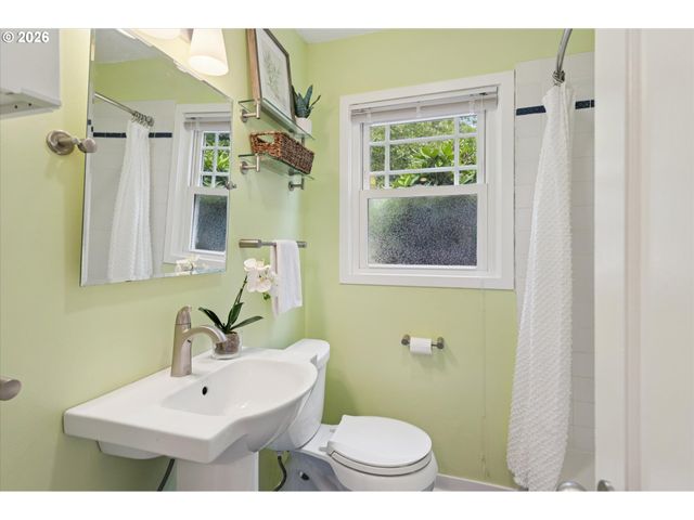 7075 N CAMBRIDGE Ave, Portland, OR 97203