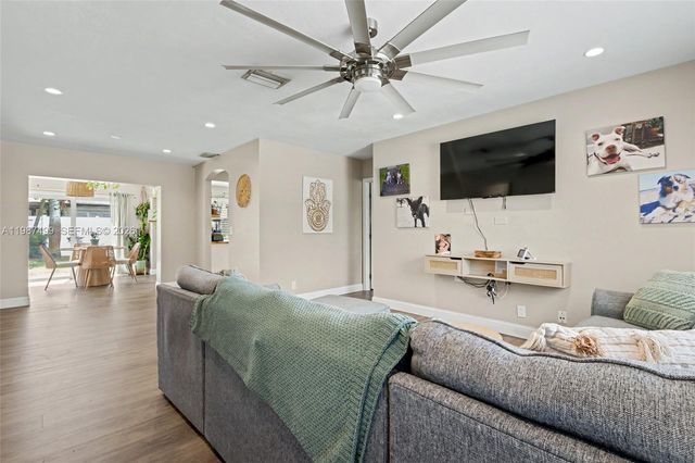 3460 SW 16th Ct, Fort Lauderdale, FL 33312