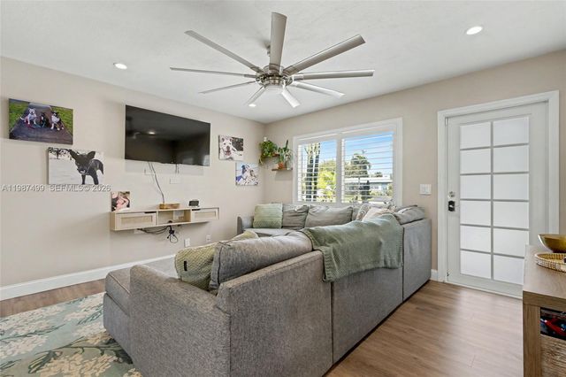 3460 SW 16th Ct, Fort Lauderdale, FL 33312