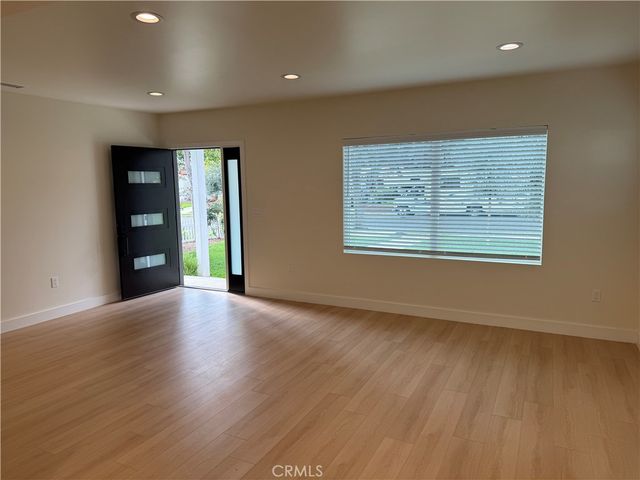 1070 N Vinedo Avenue, Pasadena, CA 91107