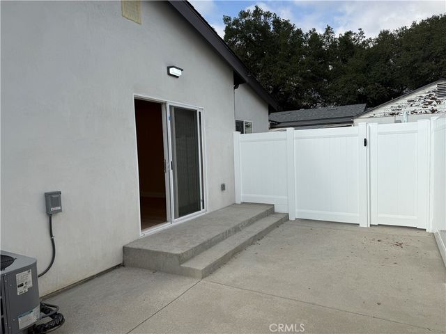 1070 N Vinedo Avenue, Pasadena, CA 91107