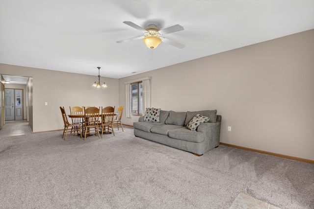 2700 Eagle Drive 2700, Joliet, IL 60436