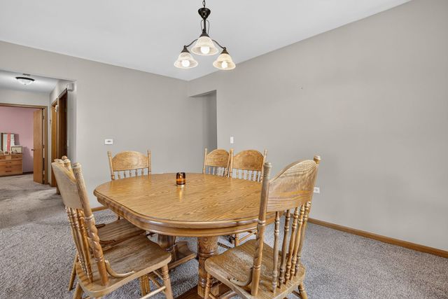 2700 Eagle Drive 2700, Joliet, IL 60436