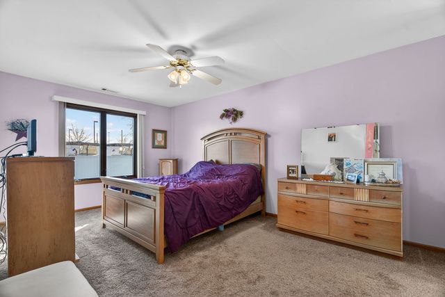 2700 Eagle Drive 2700, Joliet, IL 60436