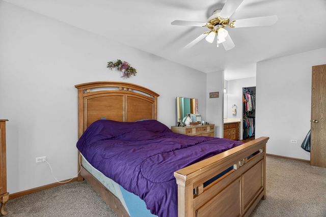 2700 Eagle Drive 2700, Joliet, IL 60436