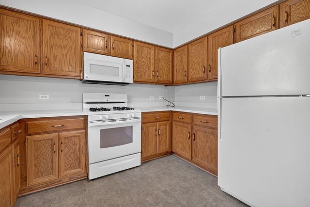 2700 Eagle Drive 2700, Joliet, IL 60436