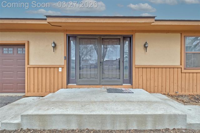 4009 Airport Road, Waterford Charter Township, MI 48329