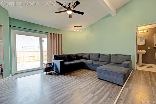 4009 Airport Road, Waterford Charter Township, MI 48329