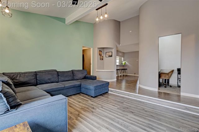 4009 Airport Road, Waterford Charter Township, MI 48329