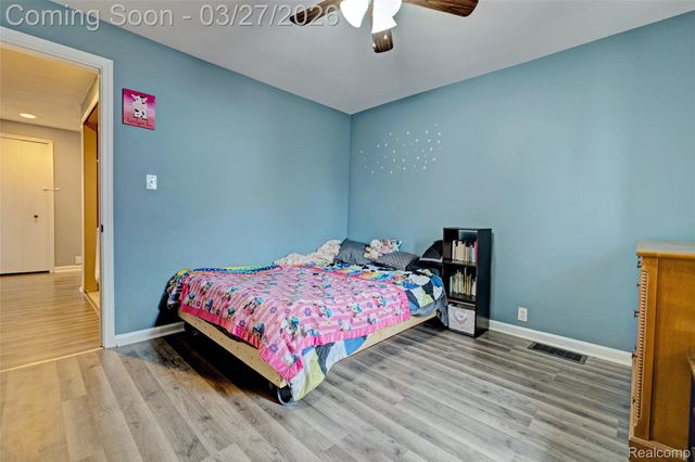 4009 Airport Road, Waterford Charter Township, MI 48329