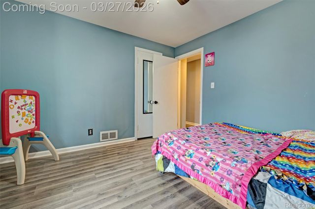 4009 Airport Road, Waterford Charter Township, MI 48329