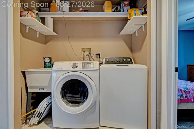 4009 Airport Road, Waterford Charter Township, MI 48329