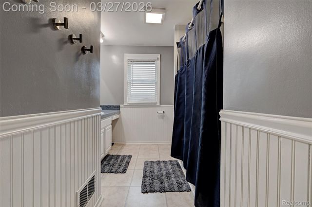 4009 Airport Road, Waterford Charter Township, MI 48329