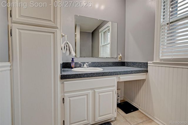 4009 Airport Road, Waterford Charter Township, MI 48329