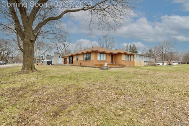 4009 Airport Road, Waterford Charter Township, MI 48329