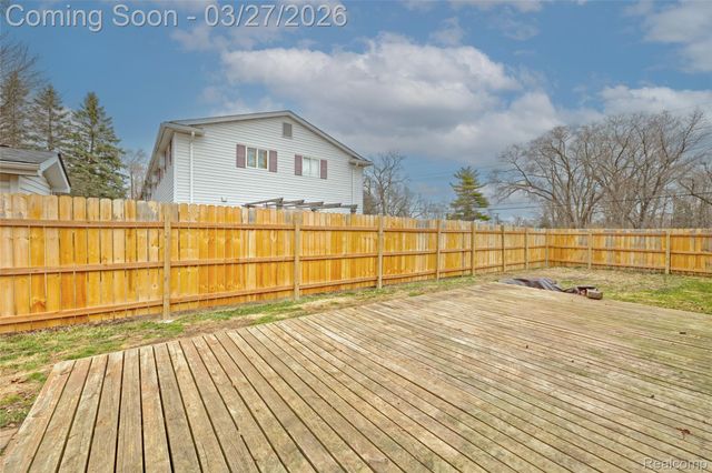 4009 Airport Road, Waterford Charter Township, MI 48329