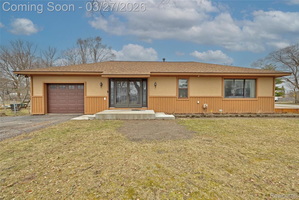 4009 Airport Road, Waterford Charter Township, MI 48329
