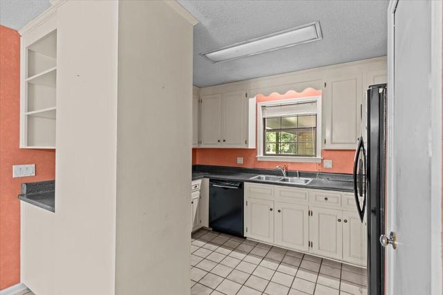 1404 Timbers Drive, Dothan, AL 36301