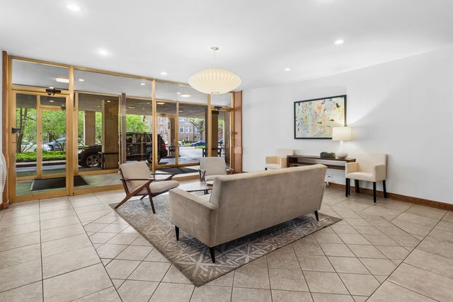 1516 Hinman Avenue 506, Evanston, IL 60201