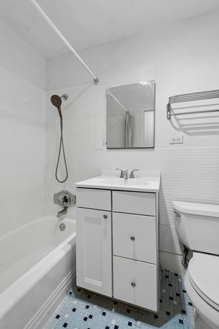 1516 Hinman Avenue 506, Evanston, IL 60201