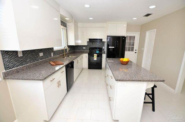 7310 W Jackson St, Pensacola, FL 32506