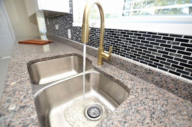 7310 W Jackson St, Pensacola, FL 32506