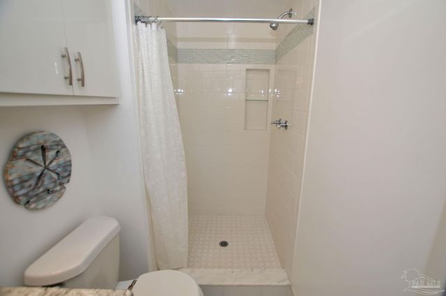 7310 W Jackson St, Pensacola, FL 32506