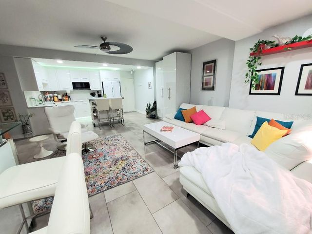 31 ISLAND WAY 303, Clearwater Beach, FL 33767