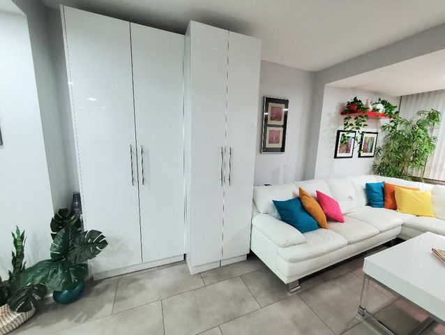 31 ISLAND WAY 303, Clearwater Beach, FL 33767