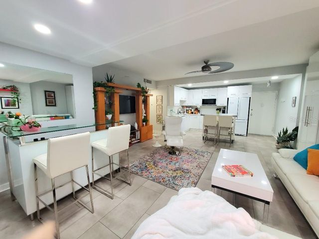 31 ISLAND WAY 303, Clearwater Beach, FL 33767