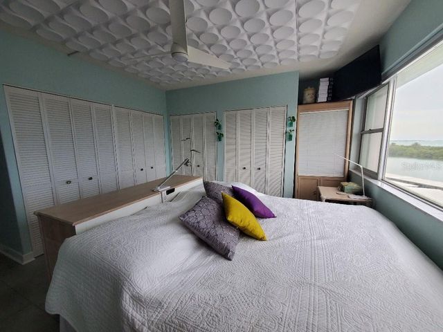 31 ISLAND WAY 303, Clearwater Beach, FL 33767