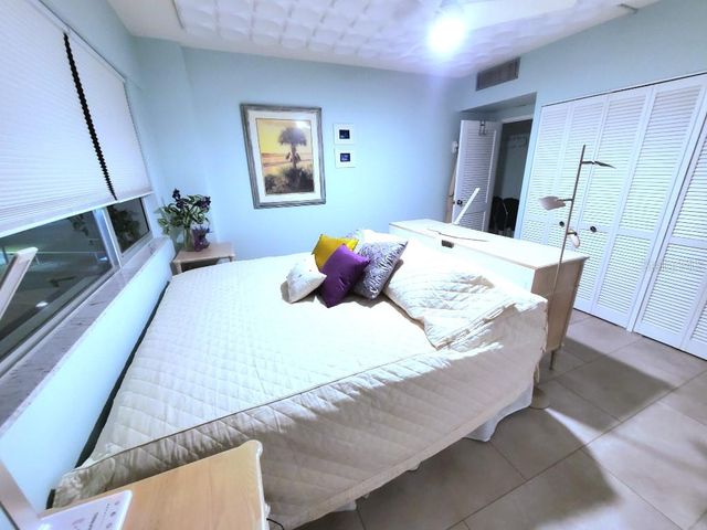 31 ISLAND WAY 303, Clearwater Beach, FL 33767