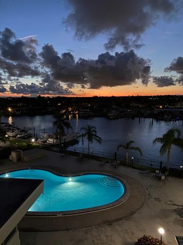 31 ISLAND WAY 303, Clearwater Beach, FL 33767