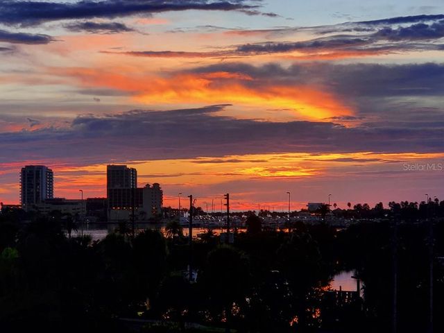 31 ISLAND WAY 303, Clearwater Beach, FL 33767