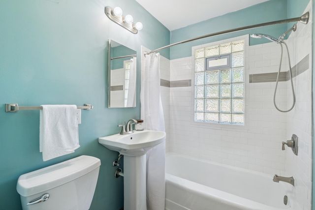 3355 Central Avenue NE, Minneapolis, MN 55418