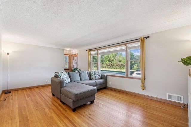 3355 Central Avenue NE, Minneapolis, MN 55418