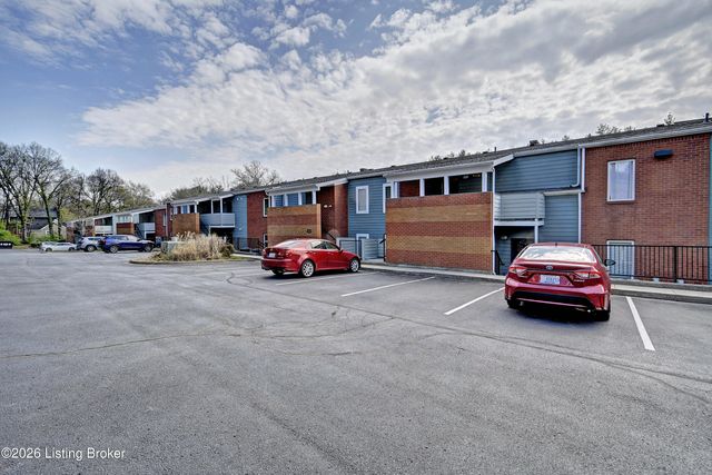 2745 Grinstead Dr APT 208, Louisville, KY 40206