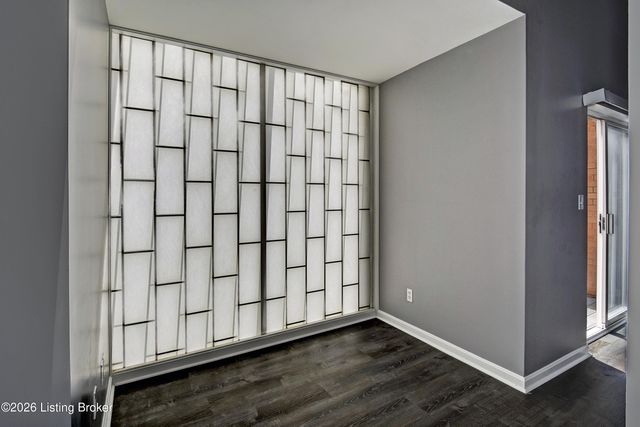 2745 Grinstead Dr APT 208, Louisville, KY 40206