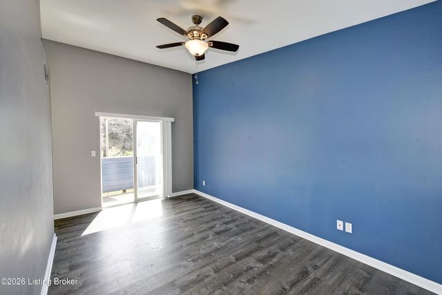 2745 Grinstead Dr APT 208, Louisville, KY 40206